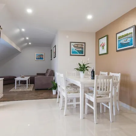 Nice In With Kitchen